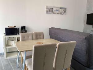 Appartements Beau T2 renove avec balcons, climatisation et proche des Thermes - Balaruc-les-Bains - FR-1-553-115 : photos des chambres