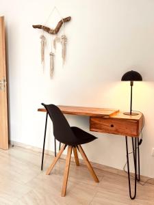 Edles Apartment in Architektenvilla mit großem Pool, Sauna, Dachterrasse und malerischem Garten