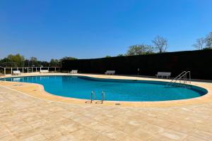46 m love nest with shared pool