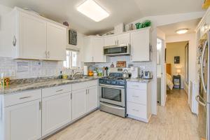Steps to Beach Lake Havasu City Home with Grill!