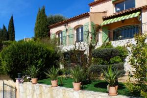 Maisons de vacances Nice family house with swimming pool in Ollioules : photos des chambres