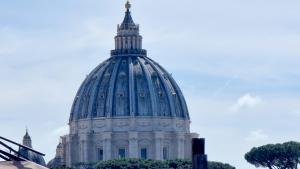 Vals Vatican Wall Apartment