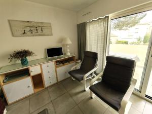 T3 rénové avec clim, piscine et parking à 100m de la mer - FR-1-607-24