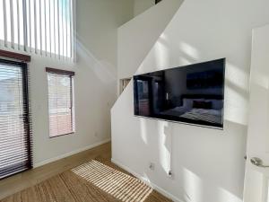 *WEHOBeverly Hills* Luxury 2BD2.5BA + Balconies