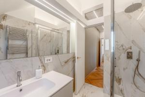 Luxury Skyview Suite - Citylife Apartment - MiCo