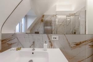 Luxury Skyview Suite - Citylife Apartment - MiCo