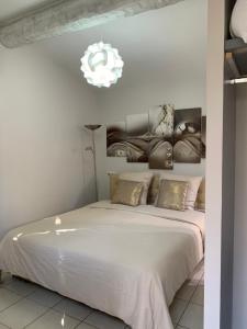 Le Cocon en pierre au coeur du Verdon gîte "Le Repos Des Chênes"