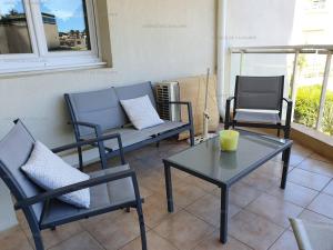 Appartements Appartement Cavalaire-sur-Mer, 2 pieces, 4 personnes - FR-1-100-259 : photos des chambres