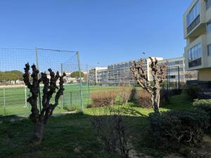 Appartements Joli Studio renove avec loggia fermee, tout equipe, WIFI, classe 2 etoiles a Balaruc-les-Bains - FR-1-553-161 : photos des chambres