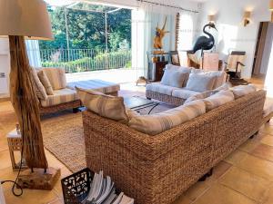 Villas Villa avec piscine, jacuzzi et vue mer a Cavalaire - FR-1-100-265 : photos des chambres