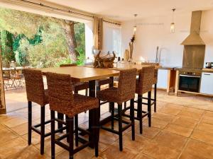 Villas Villa avec piscine, jacuzzi et vue mer a Cavalaire - FR-1-100-265 : photos des chambres