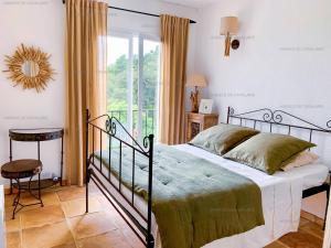 Villas Villa avec piscine, jacuzzi et vue mer a Cavalaire - FR-1-100-265 : photos des chambres