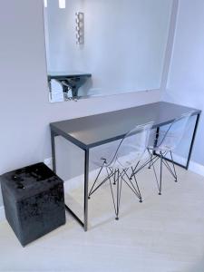 Apartamento Completo Business Comfort Home Office,Ar condicionado Quente e Frio, Estação de Trabalho, 7 min do Consulado Americano, WiFi 500MB