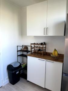 Sejours chez l'habitant Chambre privee ds Appartement Design et Confort refait a neuf PROCHE de PARIS, la DEFENSE et VERSAILLES : photos des chambres