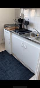 Sejours chez l'habitant Chambre privee ds Appartement Design et Confort refait a neuf PROCHE de PARIS, la DEFENSE et VERSAILLES : photos des chambres