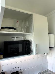 Sejours chez l'habitant Chambre privee ds Appartement Design et Confort refait a neuf PROCHE de PARIS, la DEFENSE et VERSAILLES : photos des chambres