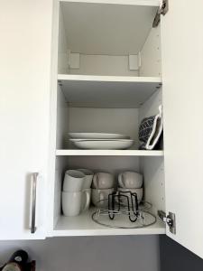 Sejours chez l'habitant Chambre privee ds Appartement Design et Confort refait a neuf PROCHE de PARIS, la DEFENSE et VERSAILLES : photos des chambres