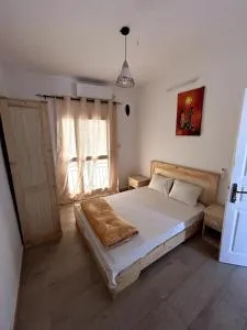Chambre tout confort avec salle de bain intérieure privée - Clim & breakfast - Ndiébène