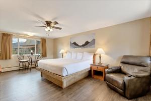 King Standard 01 room in Murphy's Resort