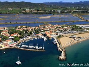 Appartement climatisé avec plage privée et parking à Hyères - FR-1-335-170