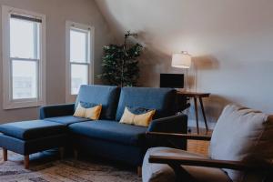 Modern 1BR-1BA Walk to SSM SLU Hospital Grand