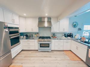 LaLa`s Luxury Beach House