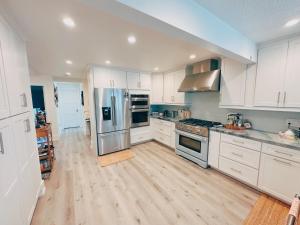 LaLa`s Luxury Beach House