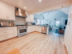 LaLa`s Luxury Beach House