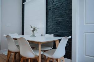 Old 716 2-bed bottom listing