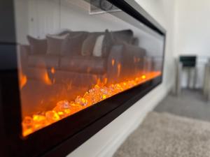 Contemporary and Cosy Birmingham Apartment- Free Parking & Wi-FI