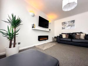 Contemporary and Cosy Birmingham Apartment- Free Parking & Wi-FI