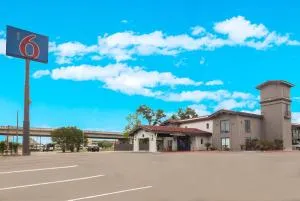 Motel 6-Beaumont, TX - Port Arthur