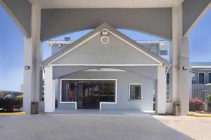 Motel 6 Houston, TX - I-10 West