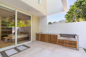 Hermosa Palms, Casa Lorenzo Beach Front Club House