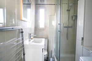 Appartements Beautiful apartment with views of Montmartre : photos des chambres