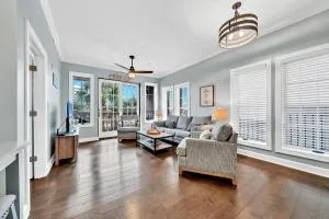 Stunning Village Condo, Overlooking 30A, Beautifully Decorated Recently Updated - روزماري بيتش