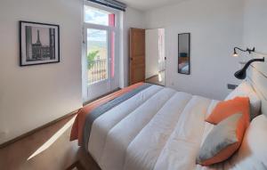 Maisons de vacances Lovely Home In Faugres With Outdoor Swimming Pool : photos des chambres