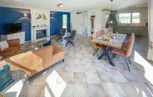 3 Bedroom Beautiful Home In Makkum