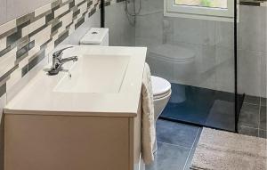 3 Bedroom Amazing Apartment In Luanco