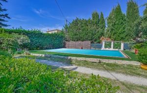 Lovely Home In Saint-Privat-Des-Vieux