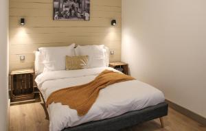 Amazing Home In Lisle-Sur-La-Sorgue