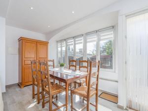 Casa luminosa con amplia terraza en Roses, cerca de la playa y bien equipada - HISP-288-42