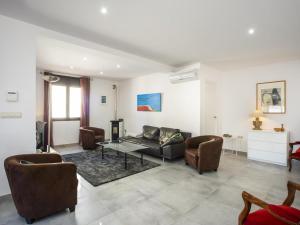 Casa con piscina, 5 dormitorios, cerca de la playa y centro - HISP-288-49