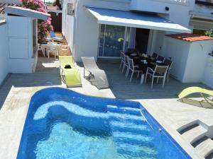 Casa con Piscina, Amarre y Aire Acondicionado para 8 Personas en Zona Tranquila de Empuriabrava - HISP-288-36