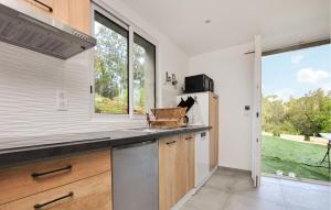 Appartements Beautiful Apartment In Biot With Wifi : photos des chambres