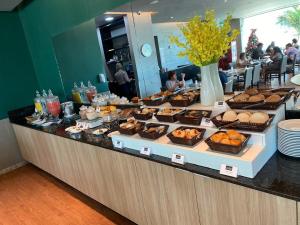 Flat 10 andar Hotel Caesar Towers acesso direto praia