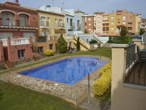 Casa con piscina privada a 100m de la playa, ideal para familias - HISP-288-61