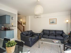 Casa con piscina privada a 100m de la playa, ideal para familias - HISP-288-61