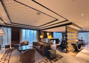 Regent Shanghai Pudong - Complimentary first round minibar per stay - including a bottle of wine