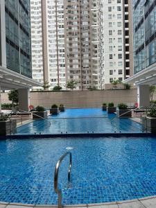 Uptown BGC 1BR Suite Room by Christine Suites Ph